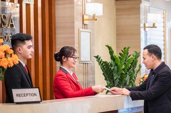 Marketing mix trong khách sạn